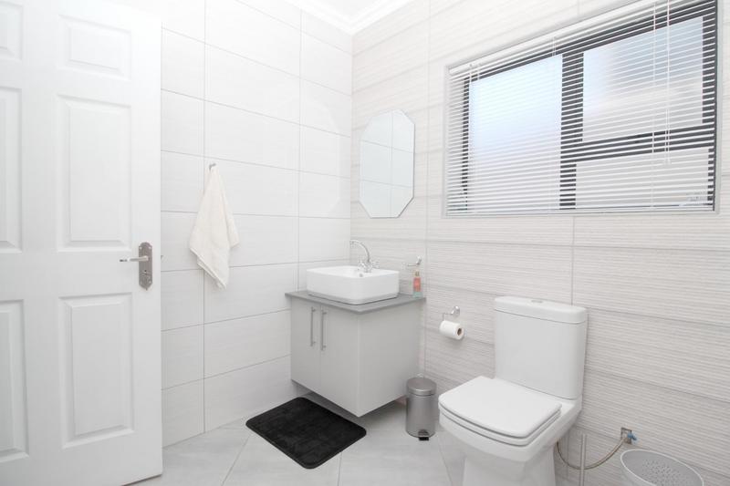 2 Bedroom Property for Sale in Reebok Western Cape